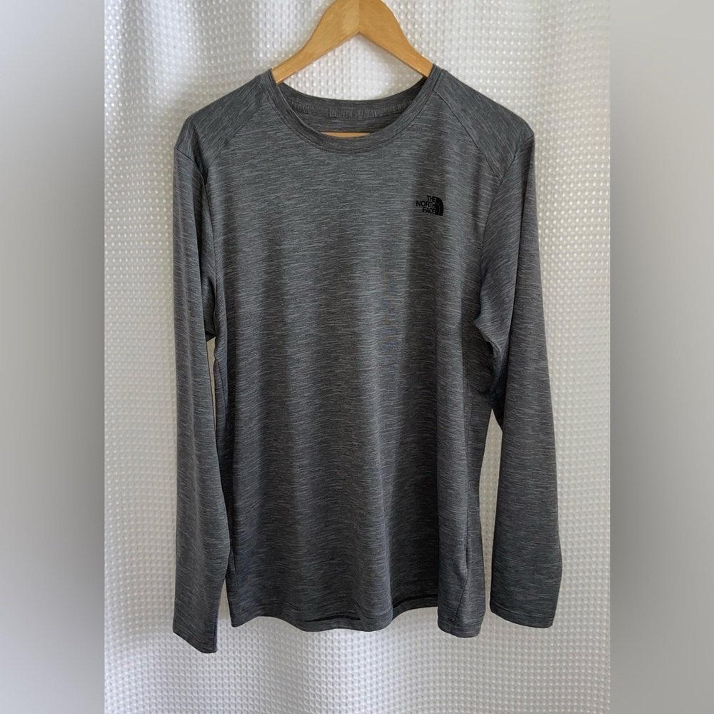 2/40$ THE NORTH FACE long‎ sleeves crewneck sweatshirt size Medium